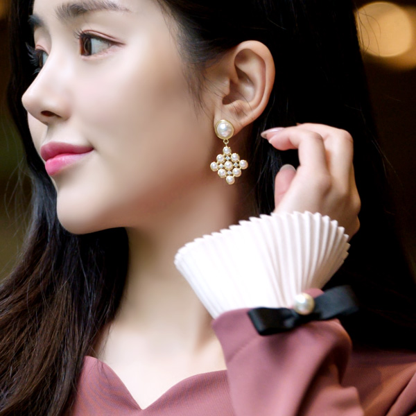 ac4199 빈티지한 감성이 느껴지는 진주 사각 쉐입의 드롭 이어링 earring