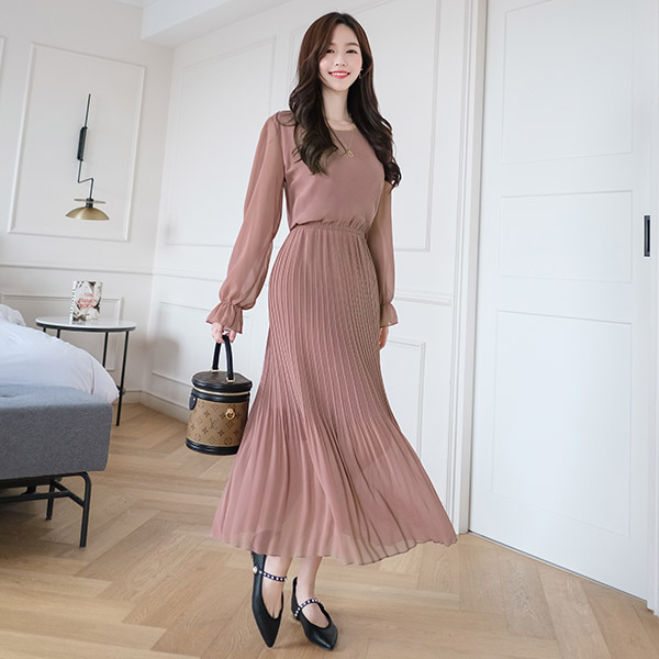 op7946 하늘하늘 플리츠 주름디자인의 긴팔소매 여신핏 롱원피스 dress