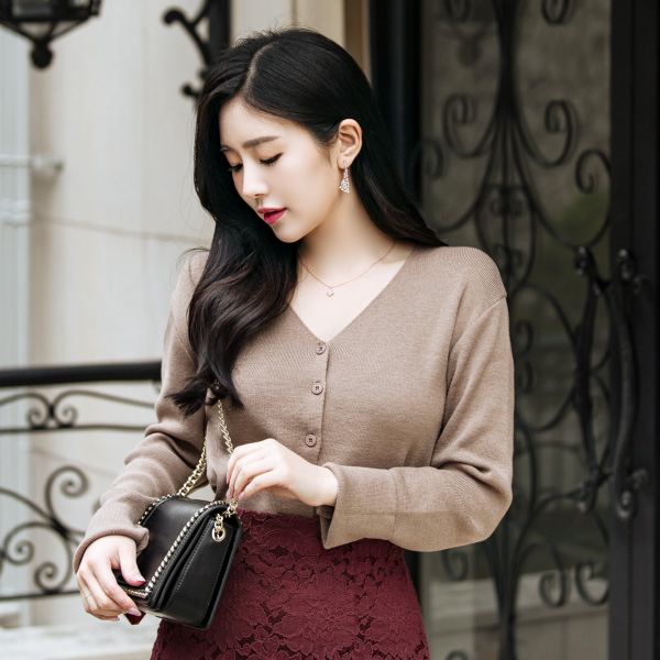 cd1207 홀가먼트 처럼 깔끔한 무봉제 디자인의 브이넥 니트 무지 가디건 cardigan
