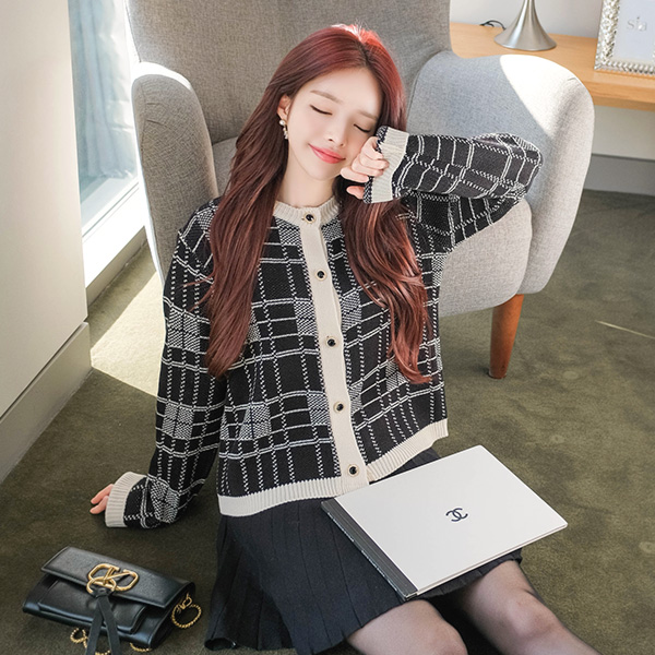 cd1211 모던한 체크패턴 포인트 보석장식 라운드 가디건 cardigan