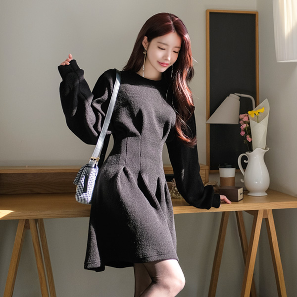 op7968 허리핀턱 디테일로 슬림한 실루엣을 선사할 니트 퍼프원피스 dress