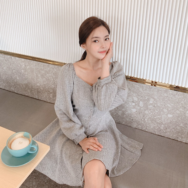 op7973 러블리한 실루엣의 헤링본 패브릭으로 제작된 다이아넥 미니 훌 드레스 dress