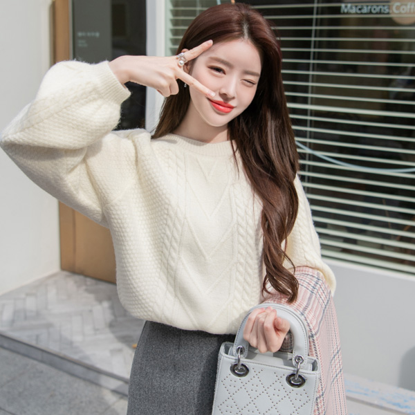 nt1933 구름같이 포근한 꽈배기 패턴의 라운넥 니트 knit