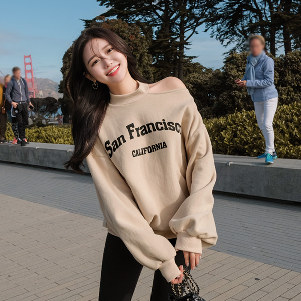 ts1841 포근한 기모 안감의 섹시한 무드를 연출 시켜주는 어깨 트임 맨투맨 tee