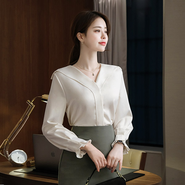 bs4777 페미닌한 감성의 오픈카라 브이넥 새틴 블라우스 blouse