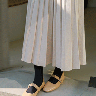 한겨울에도 따뜻하게 감싸줄 주름디자인의 A라인 니트스커트 skirt