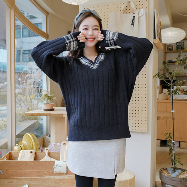 nt1957 예쁜 배색의 체크패턴 포인트의 루즈핏 V넥 니트티 knit
