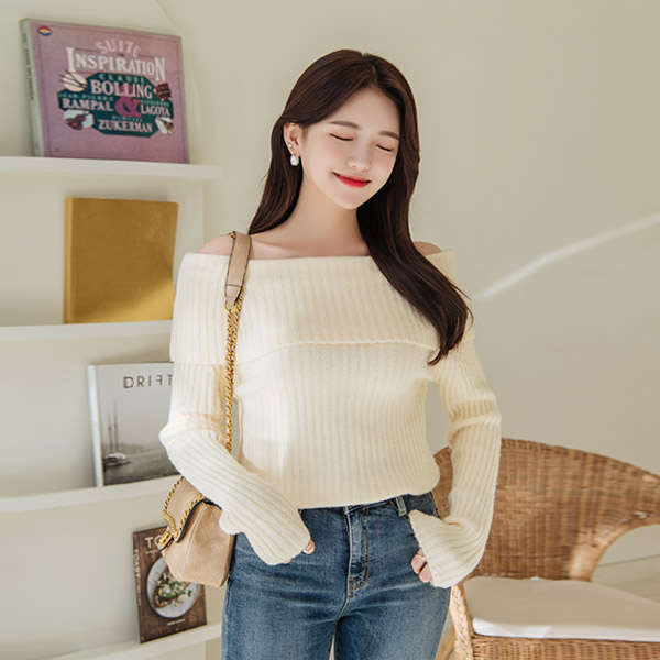 nt1969 폭신폭신 부드러운 소재감의 여리핏 오프숄더 로맨틱 니트 knit