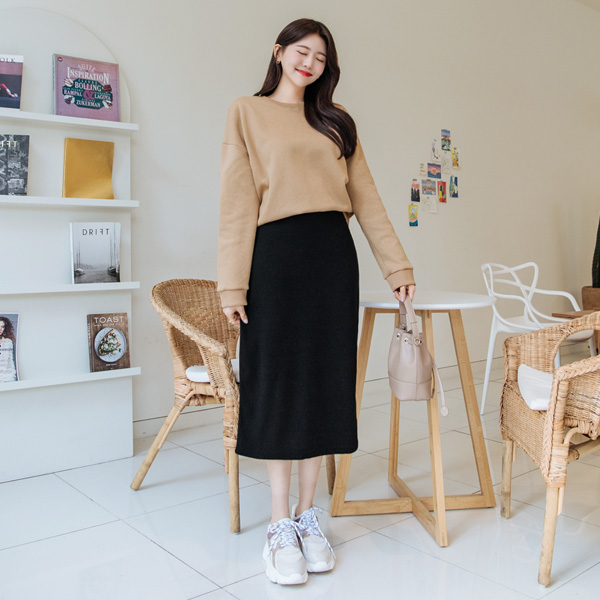 sk3836 부드럽고 쫀쫀한 기모 패브릭의 데일리 허리밴딩 뒷트임 롱스커트 skirt