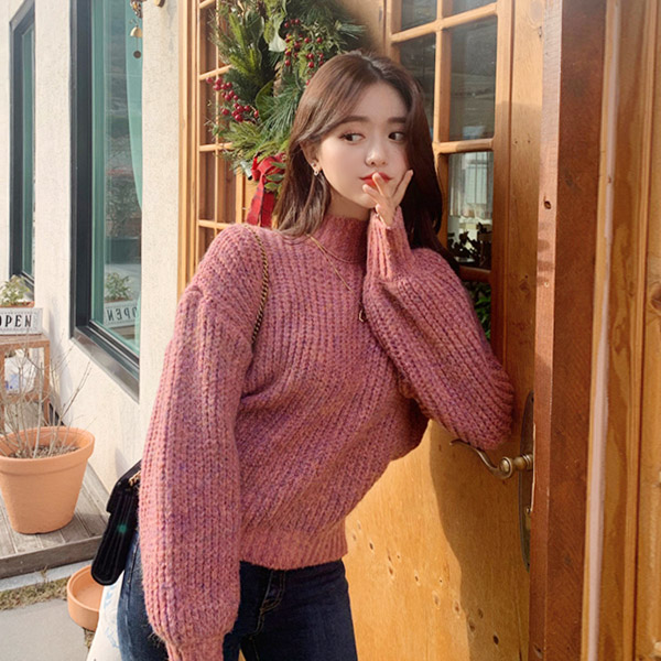 [울함유] 보카시 짜임으로 독보적인 트렌디함을 완성해줄 벌룬디자인의 반하이넥 울혼방 쫀득 니트탑 knit