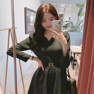 여성스럽고 세련된 하트넥디자인의 골드벨트세트 플레어원피스 dress 벚꽃룩
