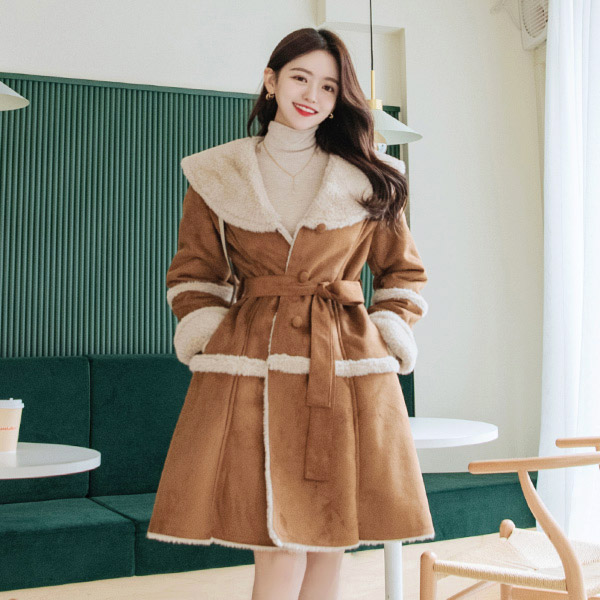 ct1134 부드러운 에코퍼 안감과 벨트 세트로 제작된 페미닌한 무드의 숄 카라 A라인 무스탕 롱 코트 coat