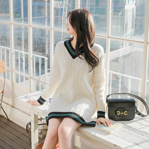 op8332 걸리쉬한 무드의 컬러 배색 포인트로 제작된 울혼방 꽈배기 니트 미니 원피스 dress