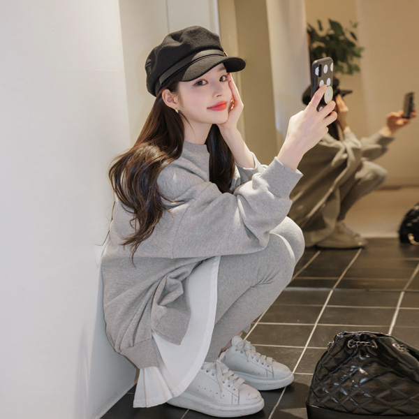 op8401 가오리핏감의 기모맨투맨과 프릴레이어드 레깅스 투피스 세트 two piece set