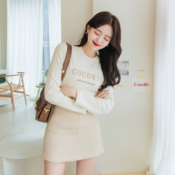 ts1901 포근한 겉기모 소재와 쫀득함이 돋보이는 레터링 포인트의 코튼 티셔츠 tee