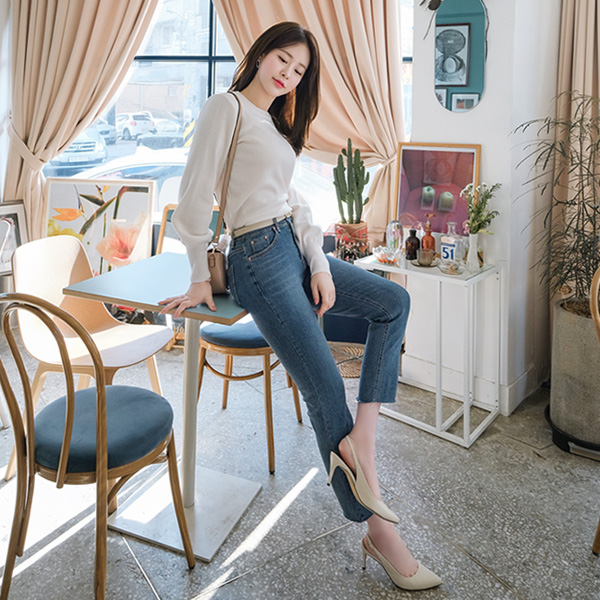 ps2052 히든밴딩으로 군살까지 꽉 잡아주는 슬림 스트레이트 핏감의 워싱 데님팬츠 pants