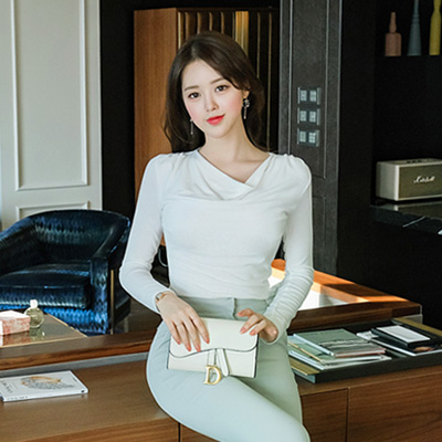 ts1919 우아한 드레이핑 쉐입으로 완성된 입술넥 슬림 긴팔 티셔츠 tee