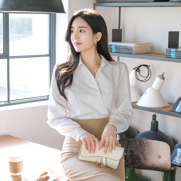 bs4949 랩 디자인처럼 바스트라인을 우아하게 감싸주는 버튼 언발 셔츠 블라우스 blouse