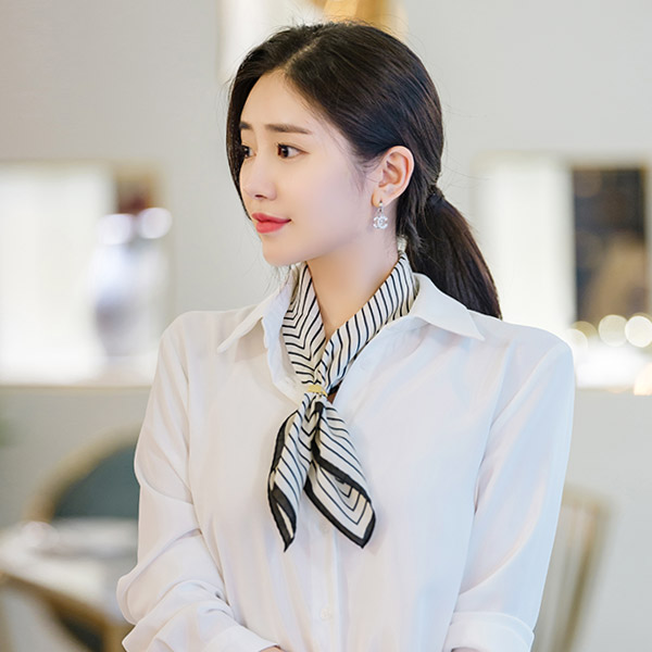 ac4395 실키한 터치감과 세련된 스트라이프패턴의 사각스카프 scarf