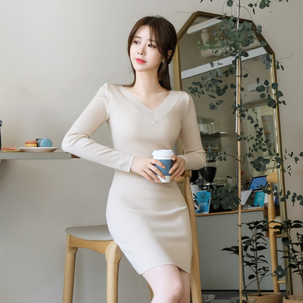 op8638 페미닌한 라인감을 선사해드릴 부드러운 텐션감의 V넥 니트 미디 원피스 dress