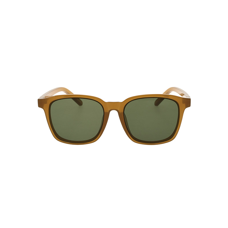 데일리하게 착용하기 좋은 베이직한 스퀘어 쉐입의 선글라스 sunglasses