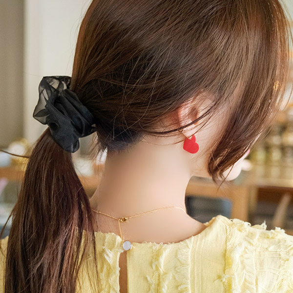 ac4369 반사판 켠 듯 상큼발랄함이 느껴지는 포인트 하트 이어링 earring