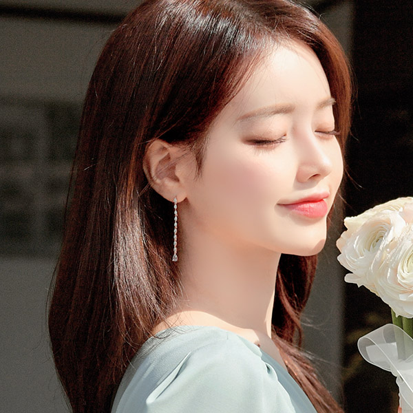 ac4410 핫셀럽도 착용한 화려한 무드가 가득 담긴 고품격 롱드롭 은침 이어링 earring