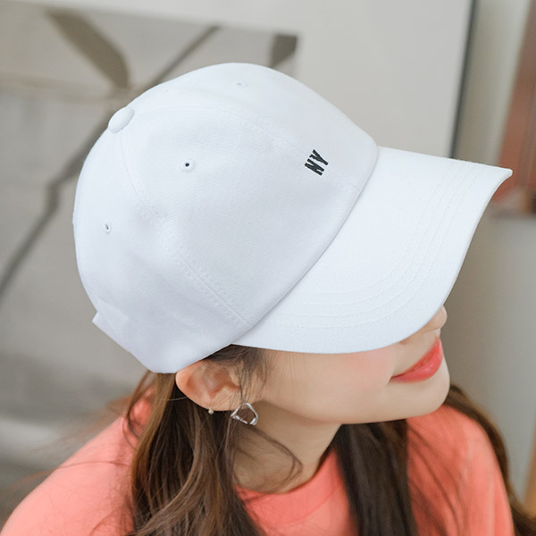 ac4415 심플한 디자인과 NY레터링 포인트로 제작된 베이직 볼캡 hat