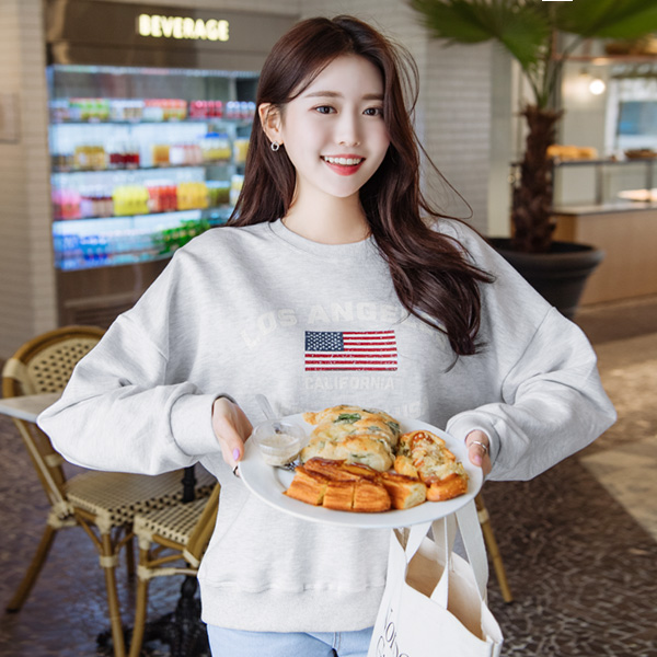ts1943 편안한 착용감을 선사하는 LA 레터링 포인트 맨투맨 티셔츠 tee