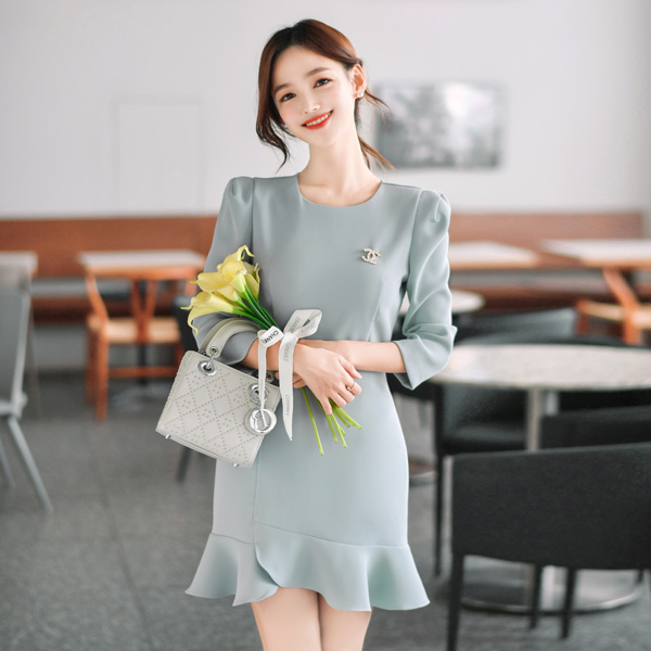op8682 페미닌하며 슬림한 실루엣을 선사해줄 밑단프릴 7부소매 미니원피스 dress
