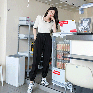 힙하고 편안한무드의 핀턱라인 포인트 조거팬츠 pants