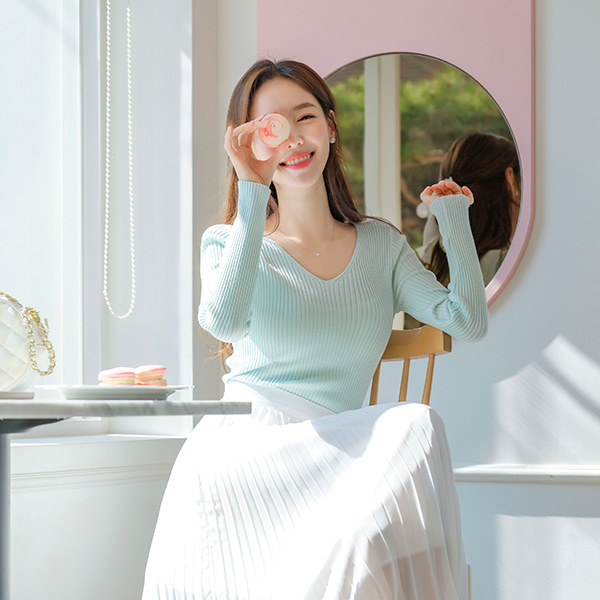 nt2116 크리미한 컬러감으로 완성된 쫀쫀 슬림핏 브이넥 골지 니트탑 knit