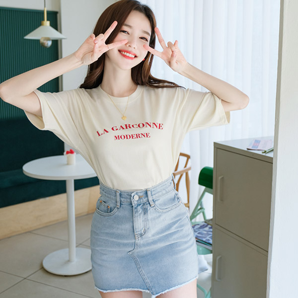 ts1950 매끄러운 소재감으로 하루종일 편안하고 부드러운 레터링 디자인의 라운드넥 티셔츠 tee
