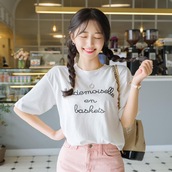 ts1960 귀여운 글씨체의 마드모아젤 레터링 데일리 반팔티셔츠 tee