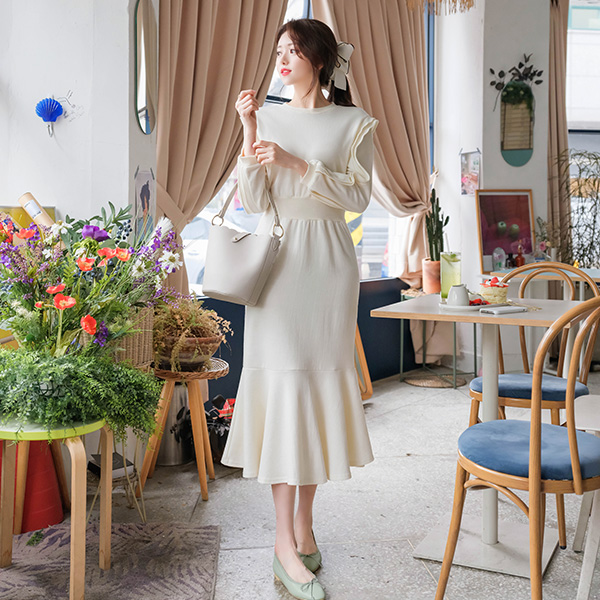 op8772 러블리한 이중프릴 장식과 머메이드 실루엣의 허리밴딩 꾸안꾸 맨투맨원피스 dress