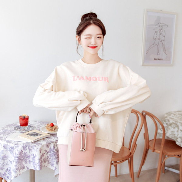 ts1970 사랑스러운 컬러감으로 완성된 레터링 포인트 퍼프소매 맨투맨 티셔츠 tee