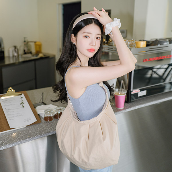 bg1000 유니크한 셔링 디자인의 밴딩포인트와 하프문 쉐입의 숄더백 bag