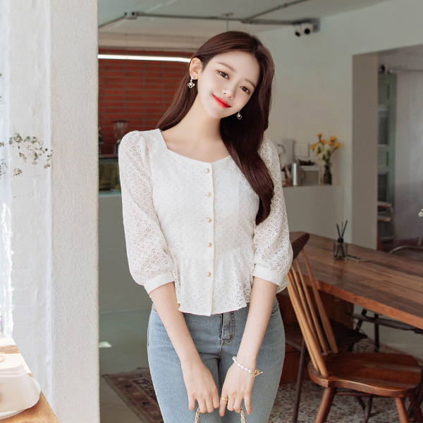 bs5057 러블리한 레이스 패브릭의 골드진주버튼 다이아넥 밑단프릴 시스루 7부소매 블라우스 blouse