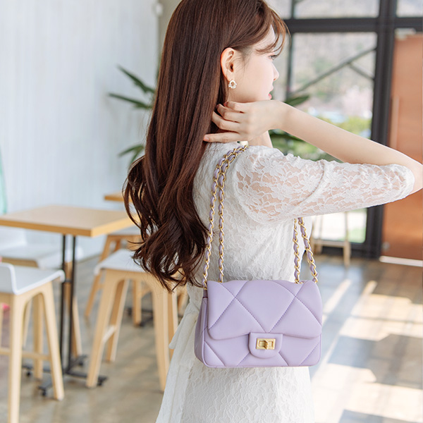 bg1008 부드러운 터치감이 매력적인 무광 퀼팅 패브릭의 체인 숄더백 bag