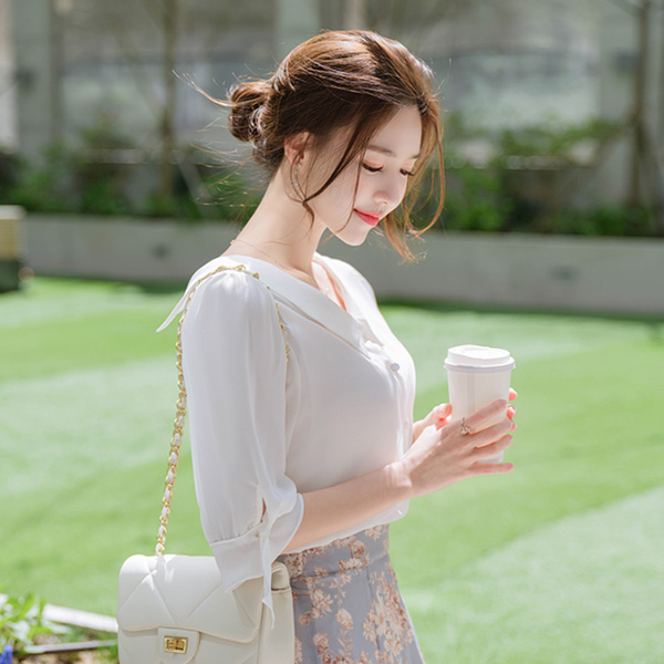 bs5085 차르르 흐르는 소재감과 로맨틱 프릴소매 디자인의 뒷리본 7부소매 쉬폰 블라우스 blouse