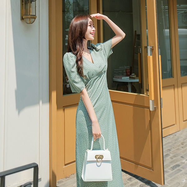 op9040 엠파이어 실루엣의 도트 패턴 A라인 셔링 원피스 dress