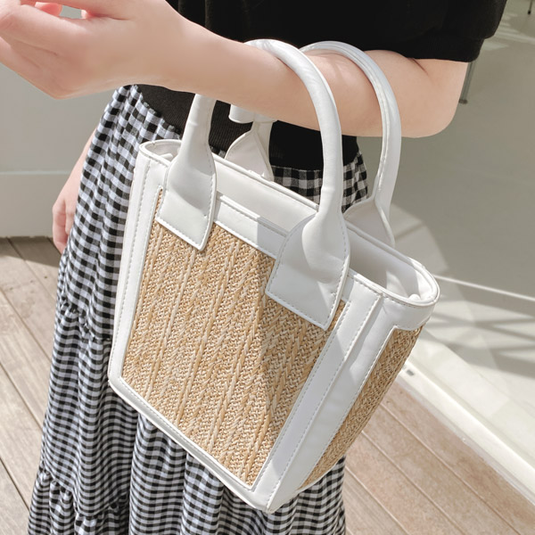 bg1033 모던 클래식 무드와 스퀘어 쉐입의 라피아 토드, 숄더백 bag