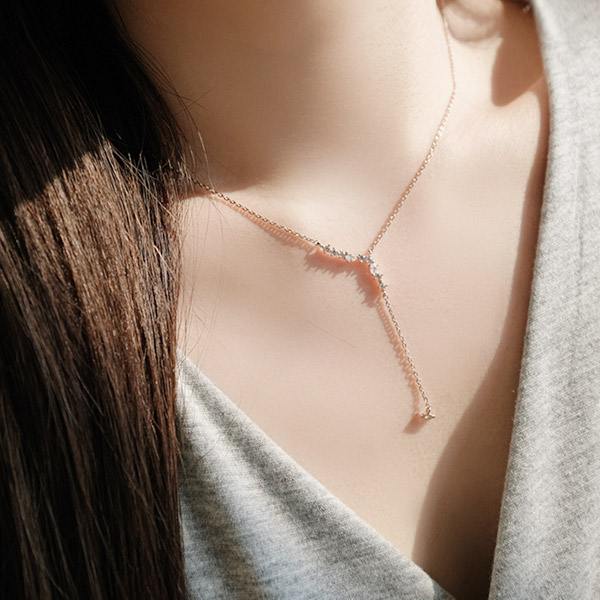 ac4500 은은하고 여리여리한 큐빅 장식이 돋보이는 Y라인 롱드롭 네크리스 necklace