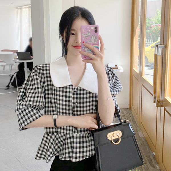 bs5156 사랑스러운 무드의 밑단프릴 디테일 체크 크롭블라우스 blouse