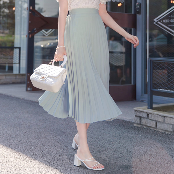 살랑살랑 청순한 매력을 더해주는 백밴딩 플리츠 주름 롱스커트 skirt