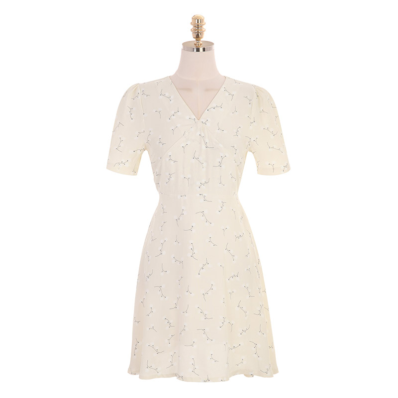 Attrangs Op9177 フラワー柄vネックフレアミニワンピース