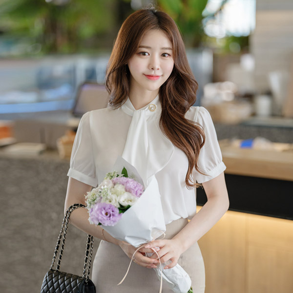 bs5182 드레시한 프릴넥 디자인과 골드진주팬던트 장식의 쉬폰 반팔 블라우스 blouse