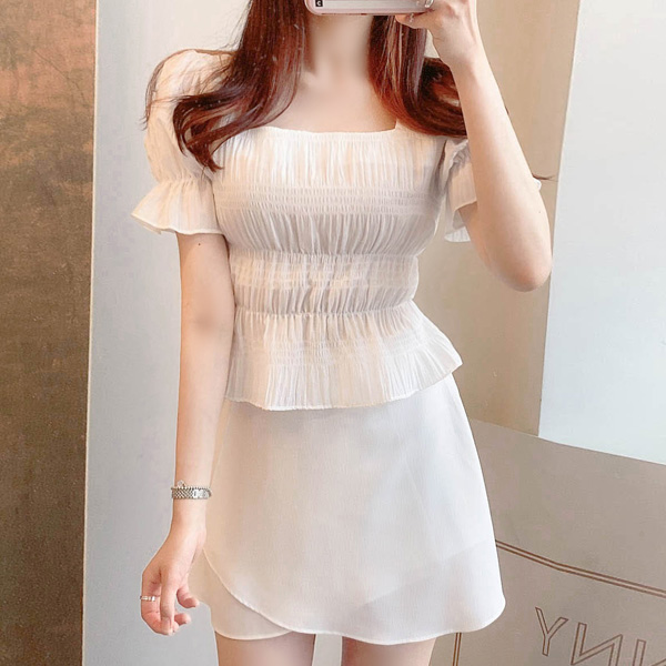 bs5191 사랑스럽고 여리한 이미지를 연출해드릴 스퀘어넥 밴딩셔링 밑단프릴 블라우스 blouse