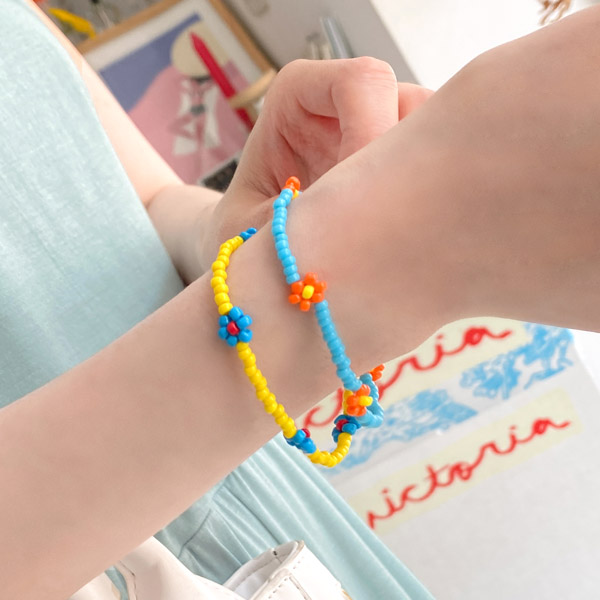 ac4539 알록달록 상큼한 비즈의 플라워 쉐입의 컬러 비즈 브레이슬릿 bracelet