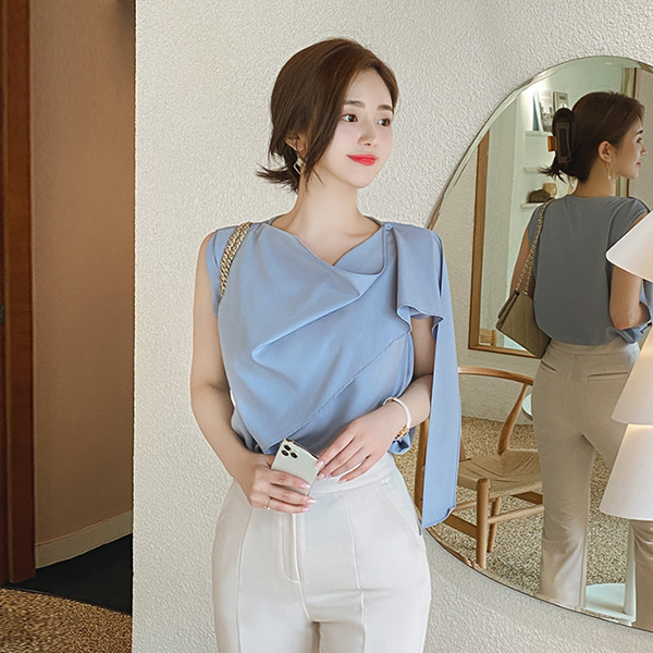 bs5221 세련된 입체 드레이프 레이어링 카울넥 슬리브리스 블라우스 blouse